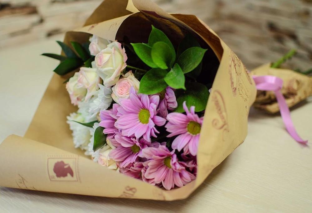 Букет цветов из: Розы и Хризантемы в Каменске-Шахтинском