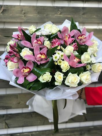 Букет цветов из: Розы и Хризантемы в Каменске-Шахтинском