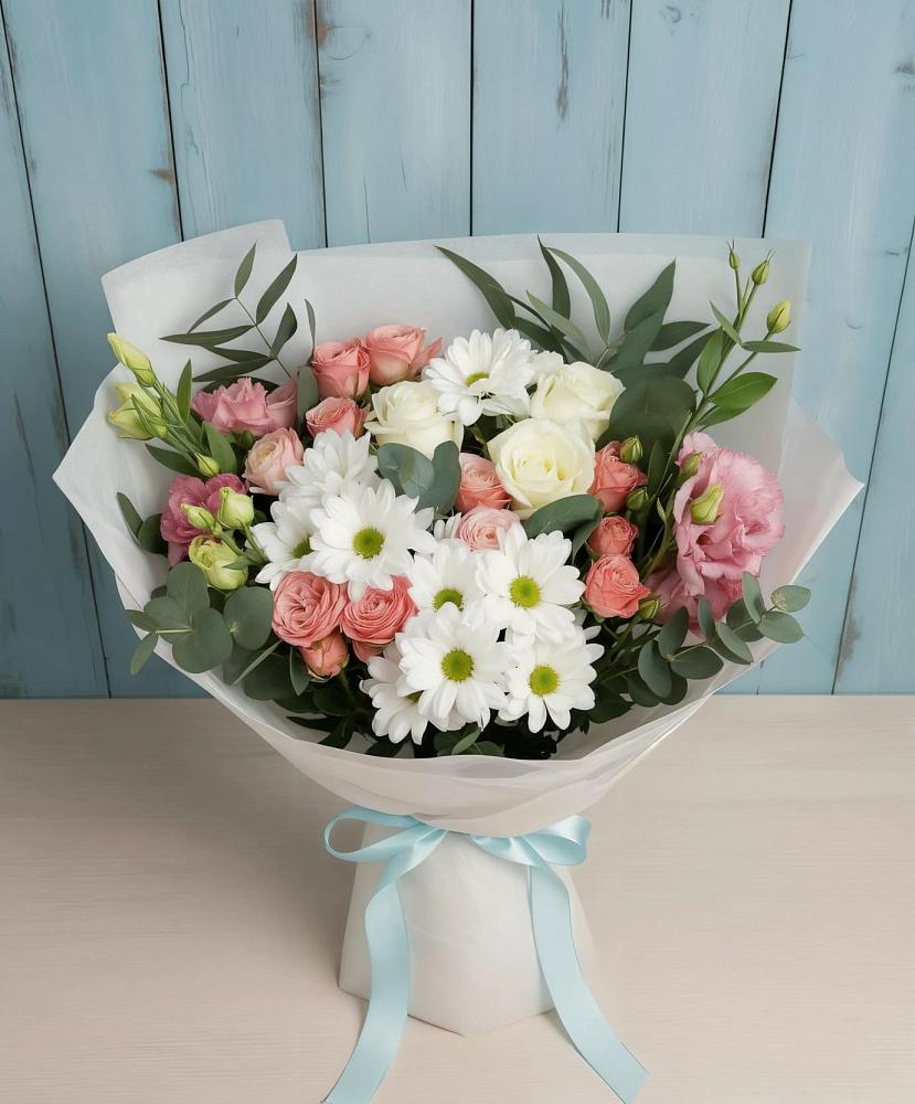 Букет цветов из: Розы, Лизиантусы и Хризантемы в Каменске-Шахтинском
