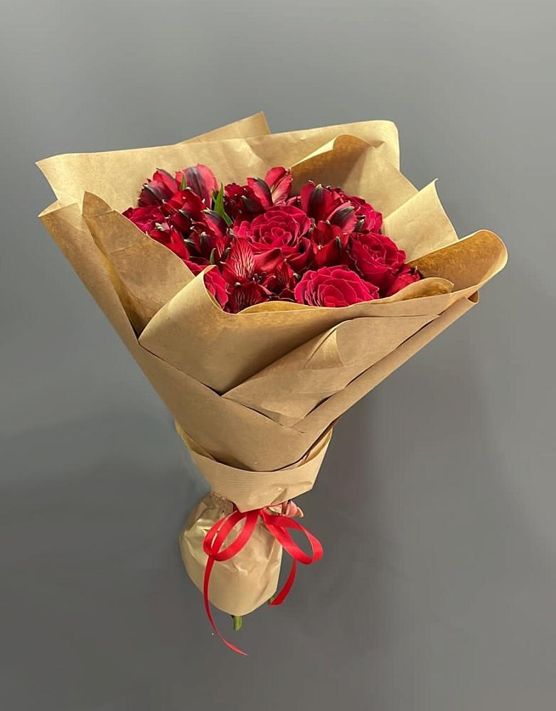 Букет цветов из: Альстромерии и Розы в Каменске-Шахтинском