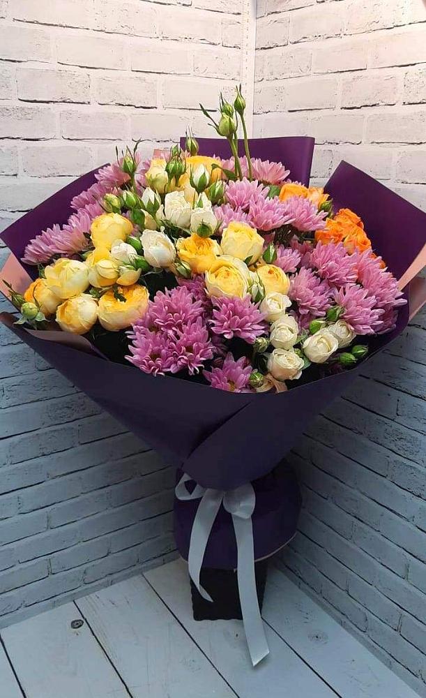 Букет цветов из: Хризантемы и Розы в Каменске-Шахтинском