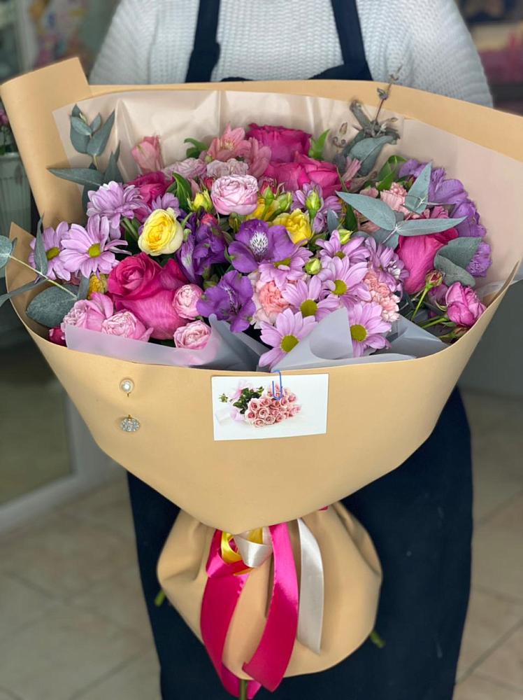 Букет цветов из: Хризантемы, Гвоздики и Альстромерии в Каменске-Шахтинском