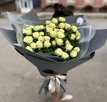 Букет Белые кустовые розы Солинеро в Каменске-Шахтинском
