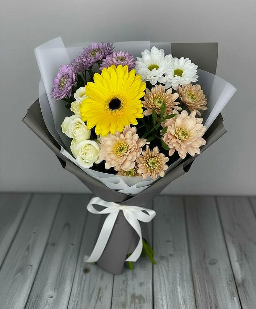 Букет цветов из: Розы, Герберы и Хризантемы в Каменске-Шахтинском