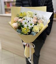 Букет цветов из:  Альстромерии, Розы и Хризантемы в Каменске-Шахтинском