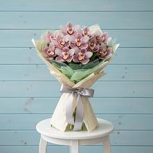 Букет цветов из:  Орхидеи и Розы в Каменске-Шахтинском