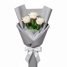 Букет 3 белые розы в Каменске-Шахтинском