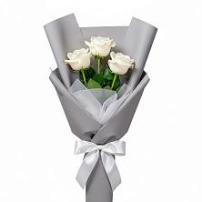 Букет 3 белые розы в Каменске-Шахтинском