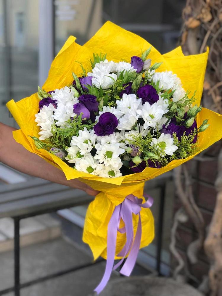 Букет цветов из: Ирисы, Хризантемы и Ромашки в Каменске-Шахтинском