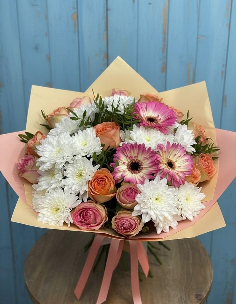 Букет цветов из: Розы, Герберы и Хризантемы в Каменске-Шахтинском