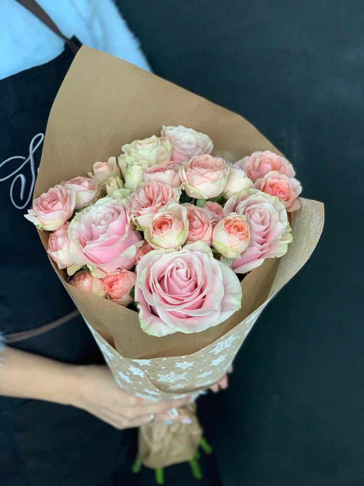 Букет цветов из: Хризантемы и Розы в Каменске-Шахтинском