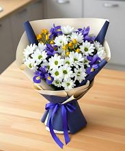 Букет цветов из:  Розы, Ирисы и Хризантемы в Каменске-Шахтинском