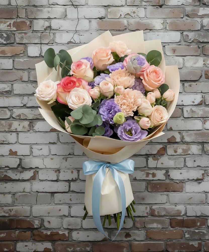 Букет цветов из: Розы, Лизиантусы и Гвоздики в Каменске-Шахтинском