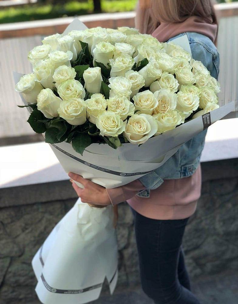 35 Белых роз в Каменске-Шахтинском Букет 35 Белых роз в Каменске-Шахтинском