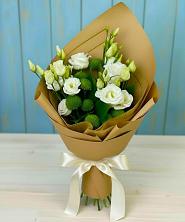 Букет цветов из:  Хризантемы и Лизиантусы в Каменске-Шахтинском