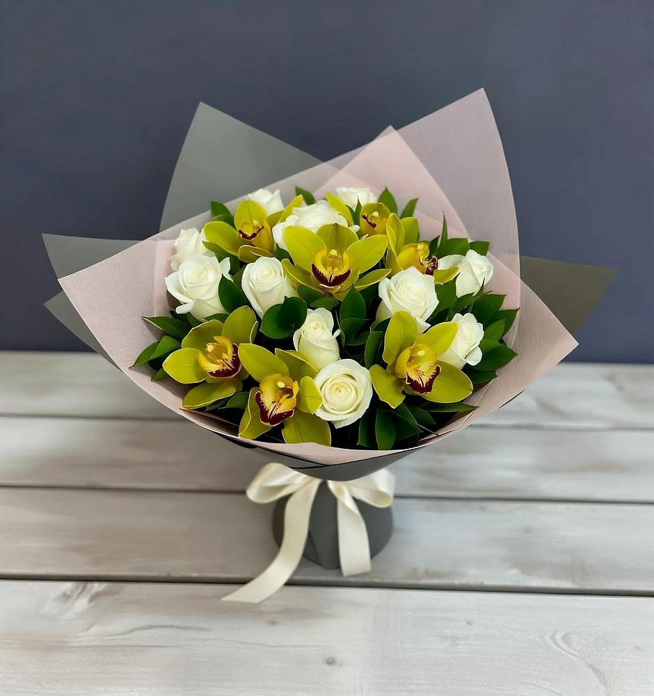 Букет цветов из: Орхидеи и Розы в Каменске-Шахтинском