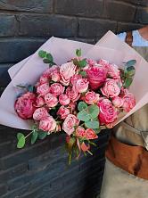 Букет розы в пальмах в Каменске-Шахтинском Букет цветов из: Розы в Каменске-Шахтинском