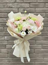 Букет цветов из:  Гвоздики, Розы, Лизиантусы и Хризантемы в Каменске-Шахтинском