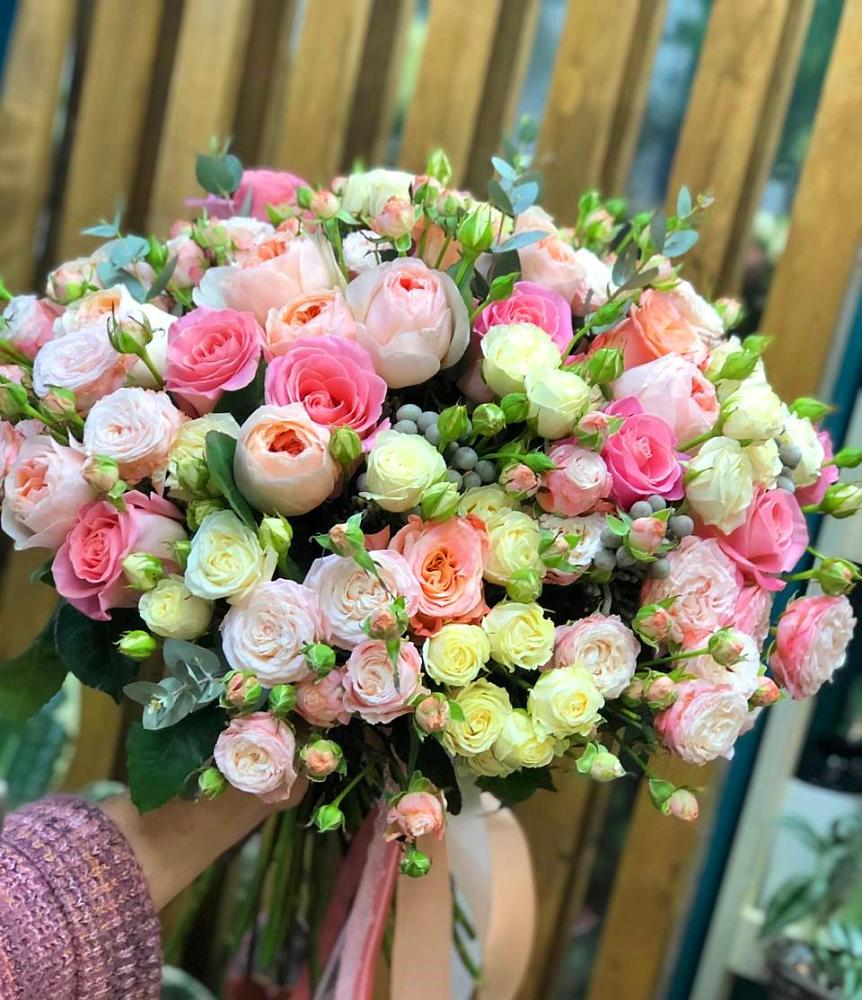 Букет цветов из: Розы в Каменске-Шахтинском