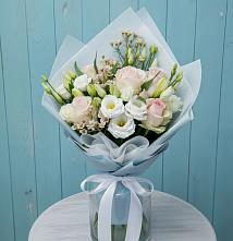 Букет цветов из:  Розы и Лизиантусы в Каменске-Шахтинском