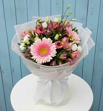 Букет цветов из:  Герберы, Альстромерии и Лизиантусы в Каменске-Шахтинском