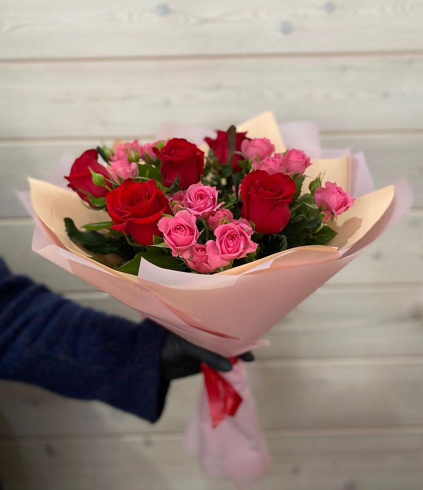 Букет цветов из: Розы в Каменске-Шахтинском