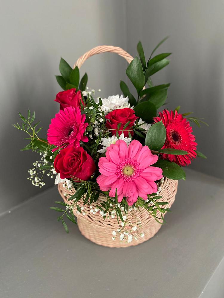 Цветочная композиция из Розы, Хризантемы и Герберы в корзине в Каменске-Шахтинском