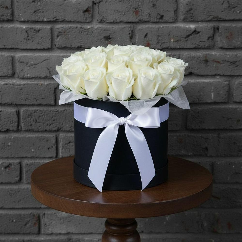 Цветочная композиция из Розы в шляпной коробке в Каменске-Шахтинском