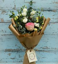 Букет цветов из:  Розы и Лизиантусы в Каменске-Шахтинском