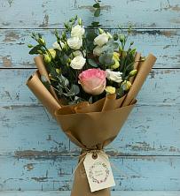 Букет цветов из:  Розы и Лизиантусы в Каменске-Шахтинском