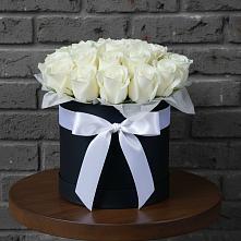 Цветочная композиция из Розы в шляпной коробке в Каменске-Шахтинском