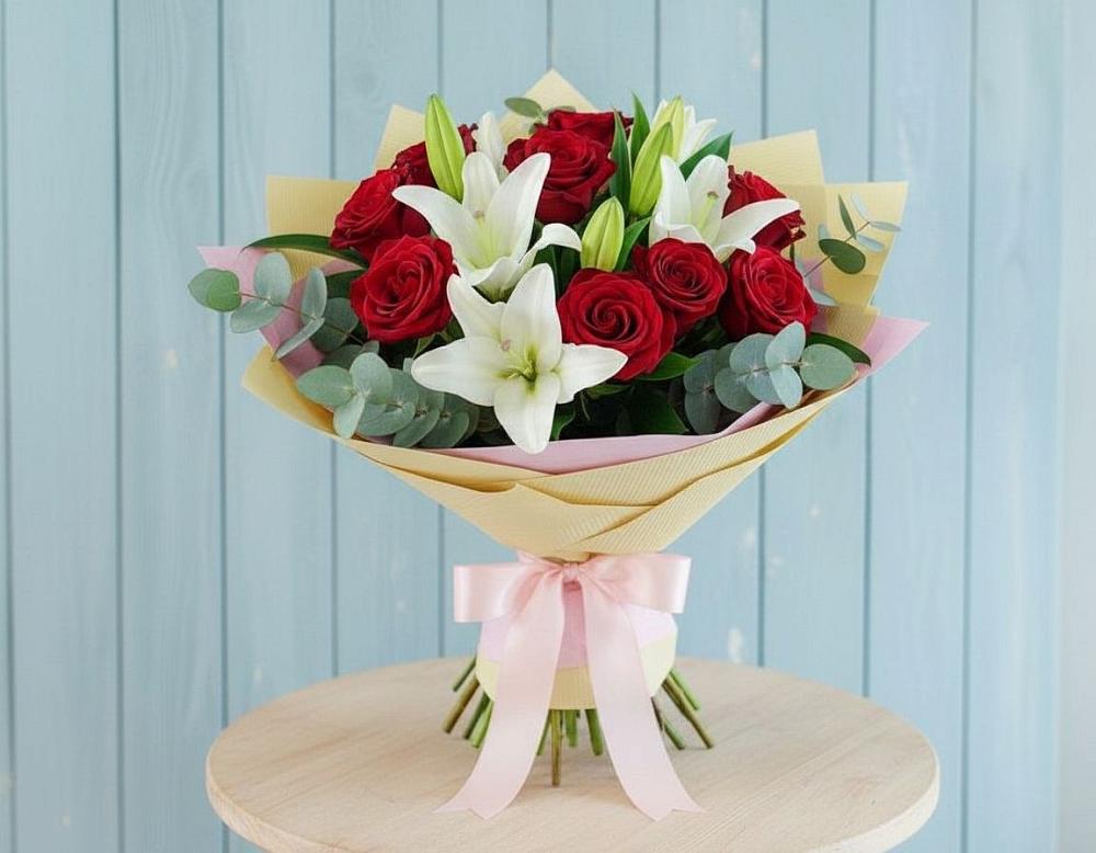 Букет цветов из: Лилии и Розы в Каменске-Шахтинском